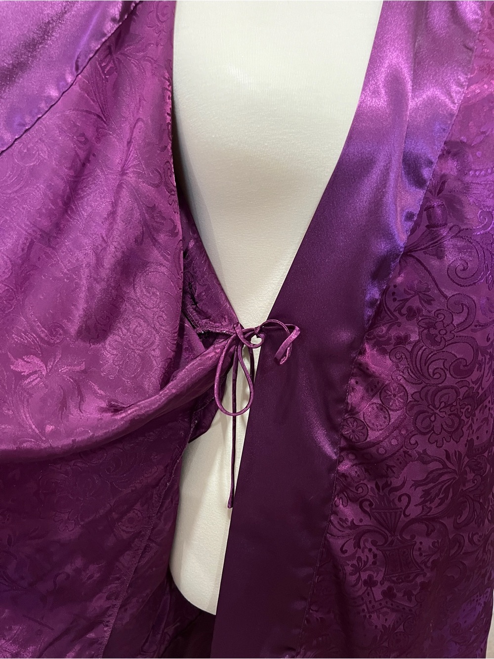 Victoria’s Secret Vintage Gold Label Damask Print Robe 3/4 Sleeve Burgundy O/S - Picture 8 of 10